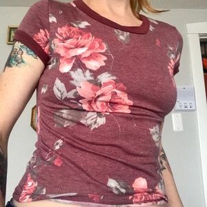 Super cute fitted top